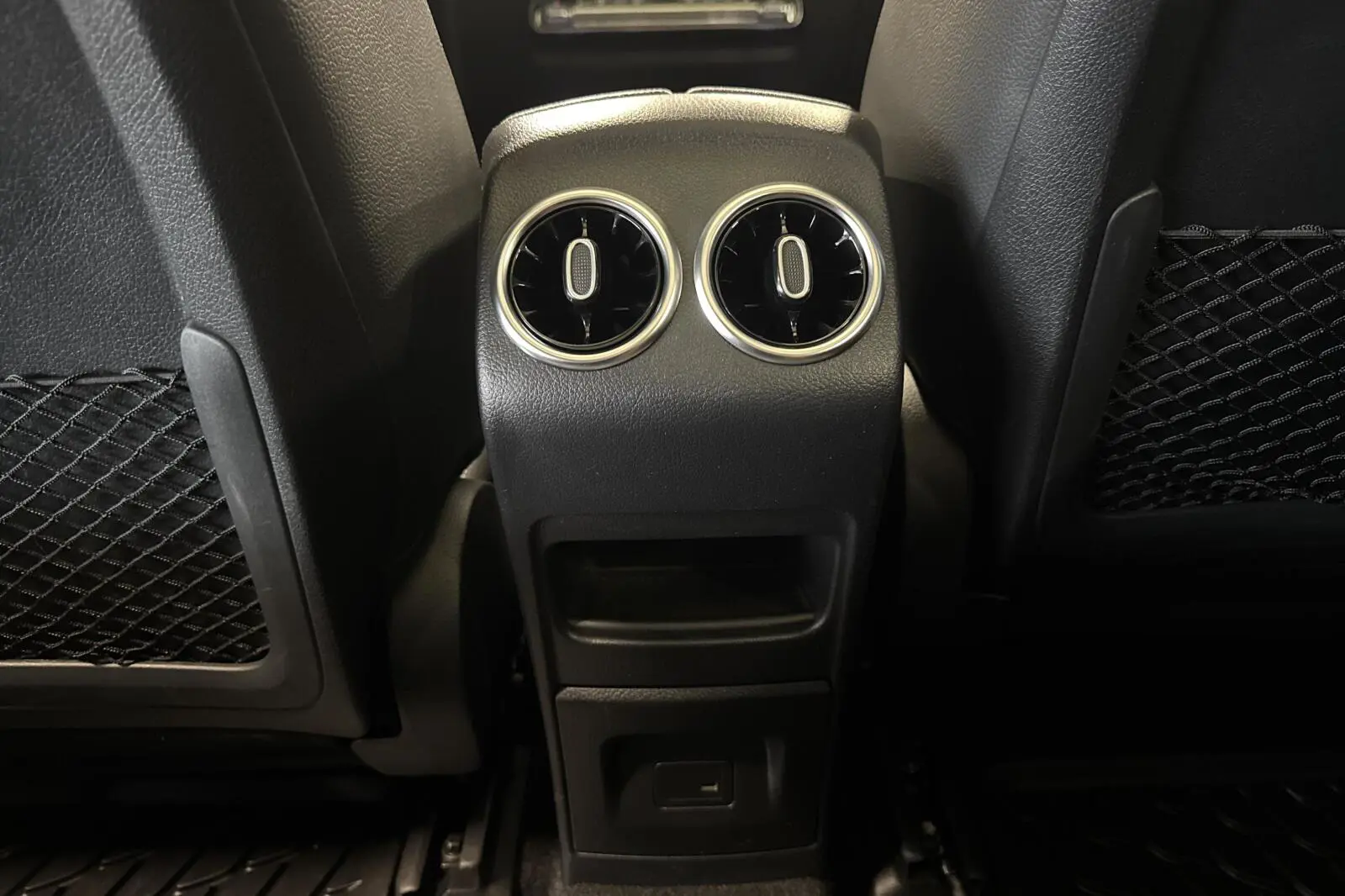 image_Mercedes-Benz