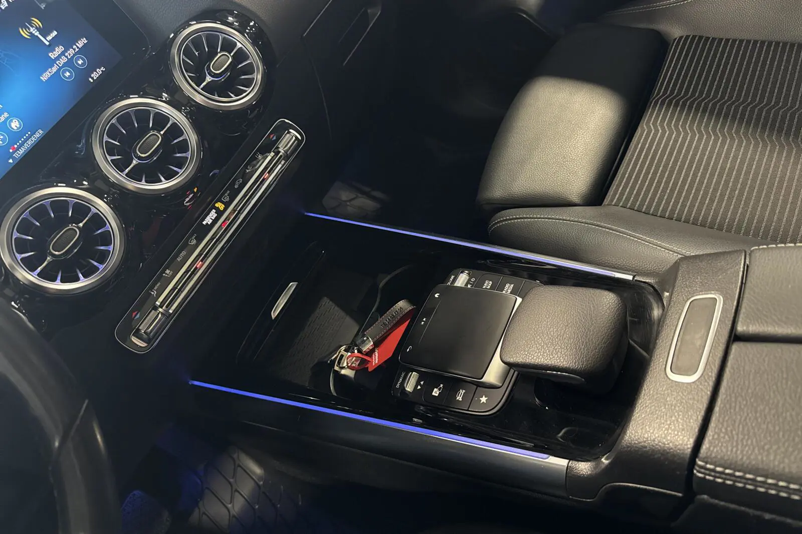 image_Mercedes-Benz