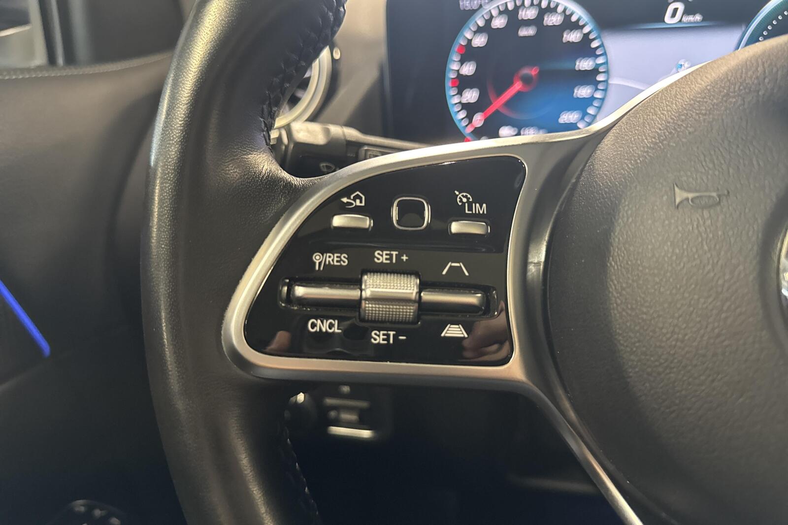 image_Mercedes-Benz