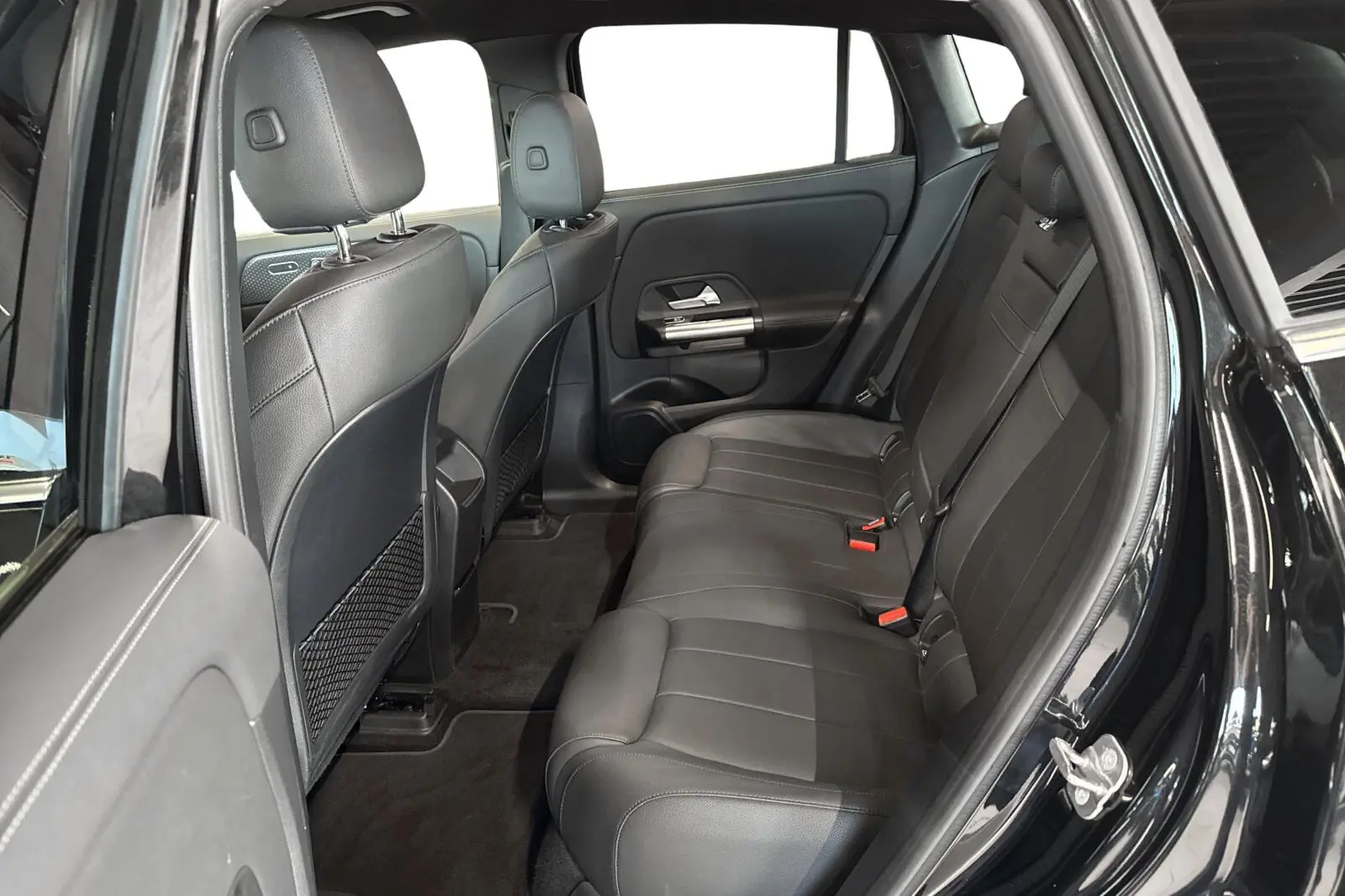 image_Mercedes-Benz