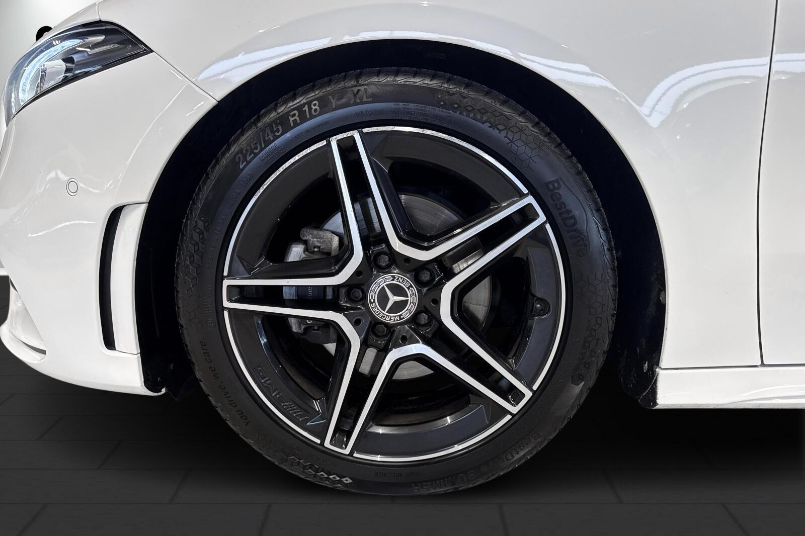 image_Mercedes-Benz