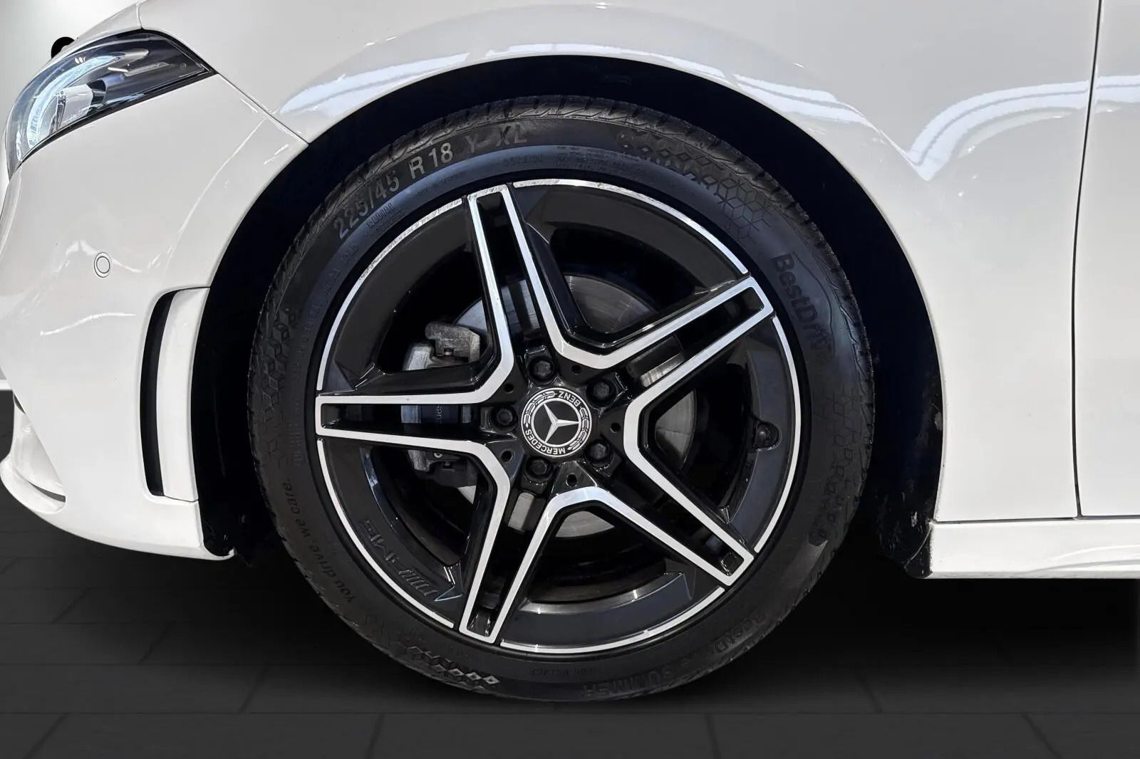 image_Mercedes-Benz