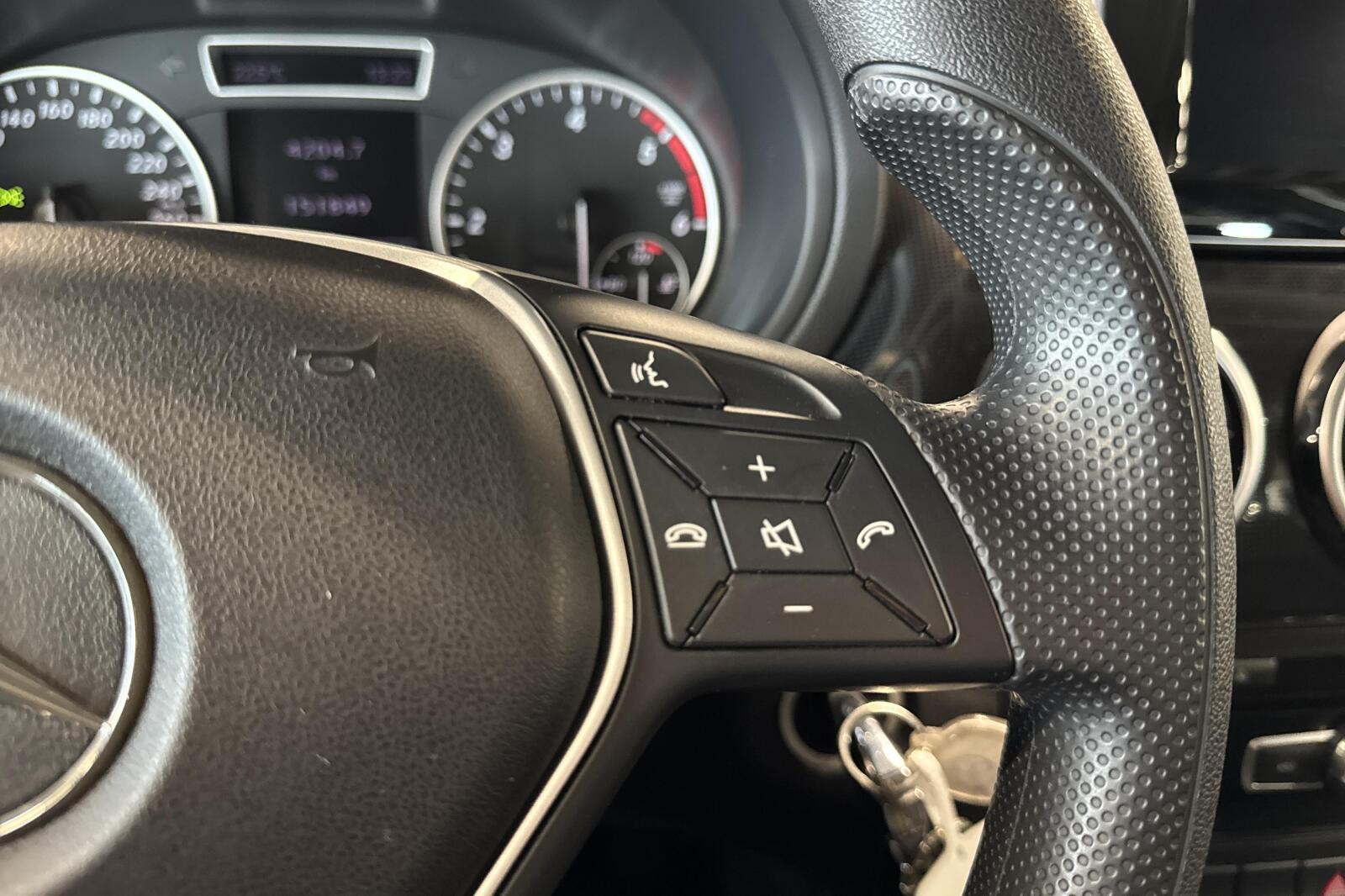 image_Mercedes-Benz