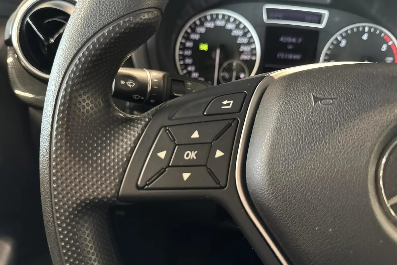 image_Mercedes-Benz