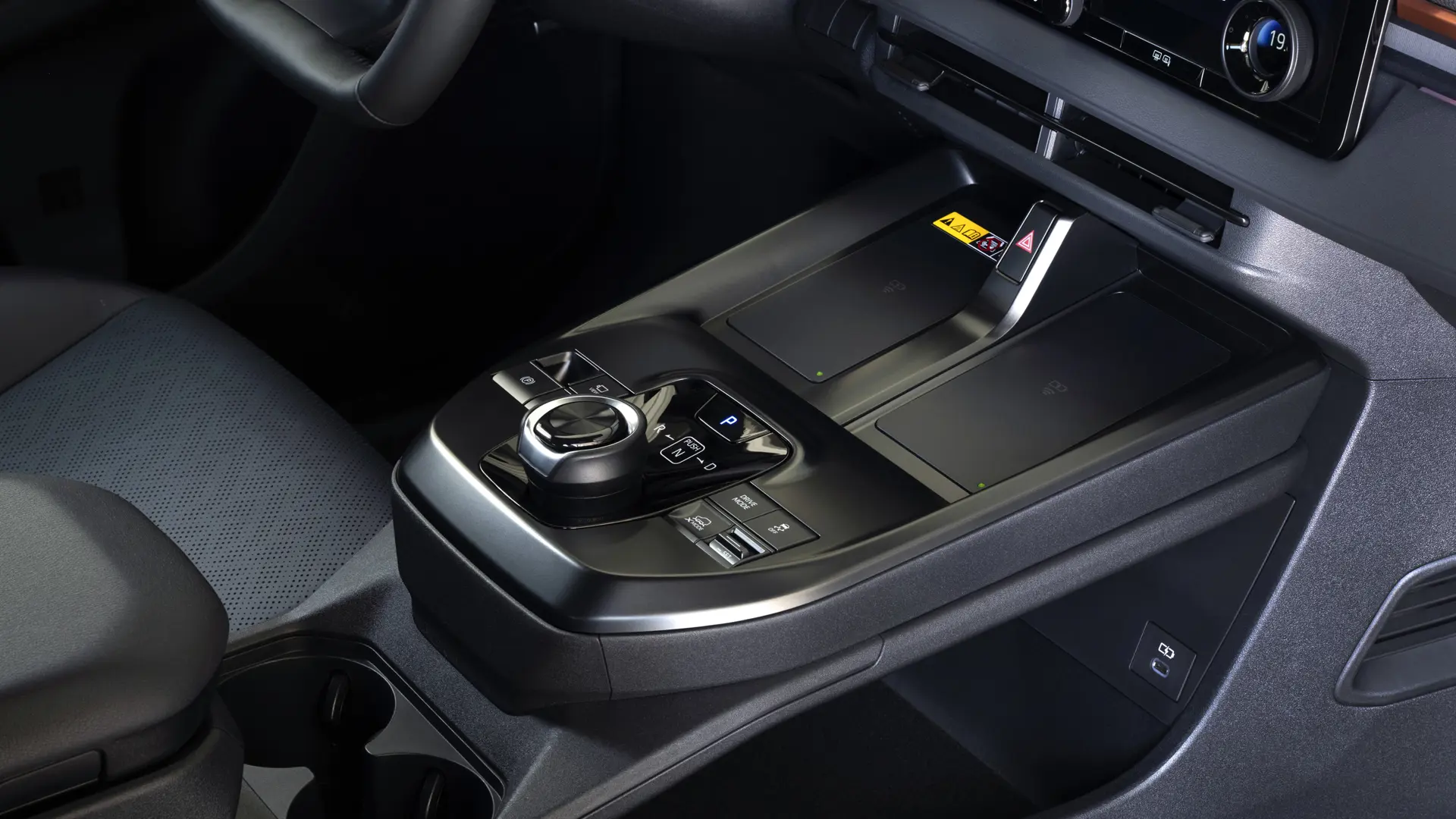 Uncharted AWD Black 18